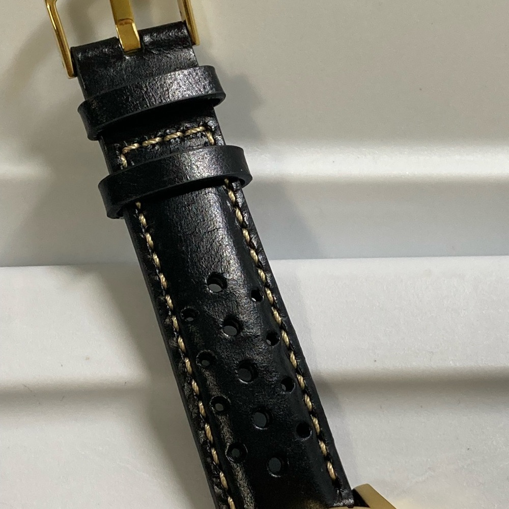 Nixon The 38-20, Refined, gold tones with black dial and strap, new battery - Picture 7 of 11